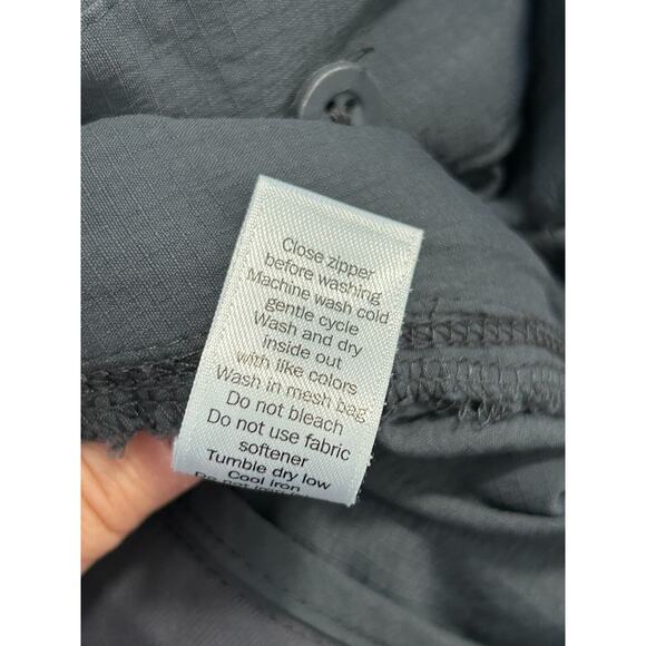 Athleta Women's Dark Wash Zipper Pocket Trekkie Bermuda 2.0 Shorts Black Size 6 - Picture 8 of 10